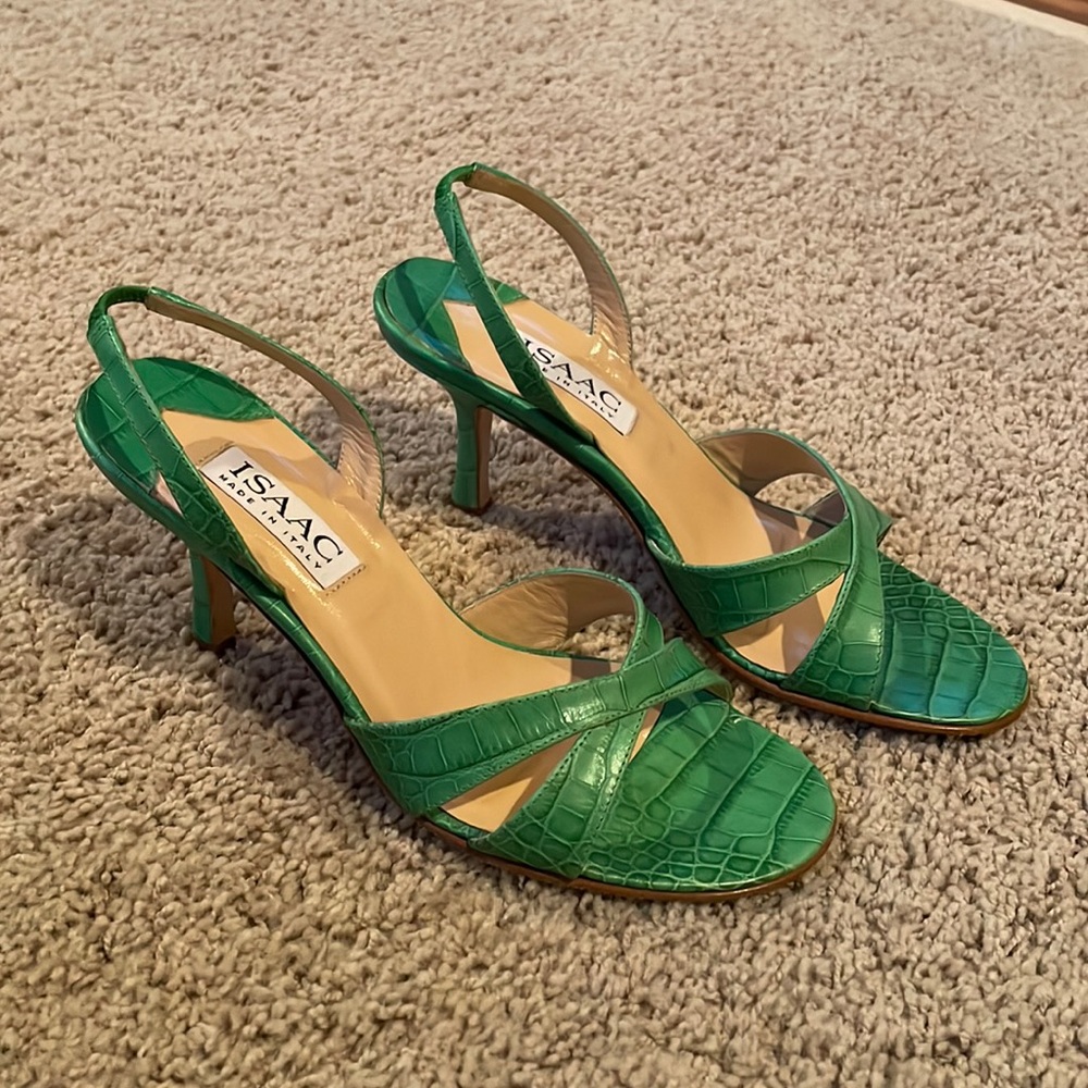 Isaac heel/sandal leather. Green. Size 7. Great condition.